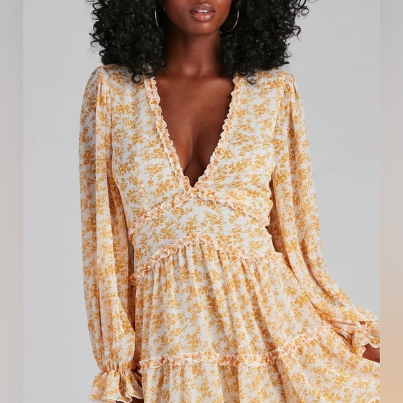 Saints + Secrets Mustard Floral Chiffon Ruffle Dress Size Small NWT - Picture 3 of 15